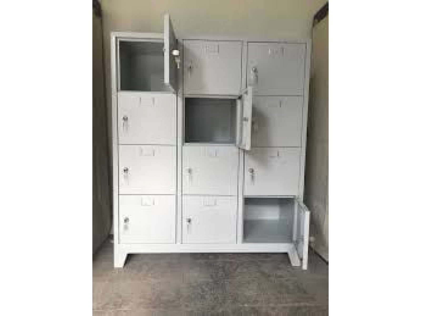 Öğretmen Dolabı 12 Gözlü