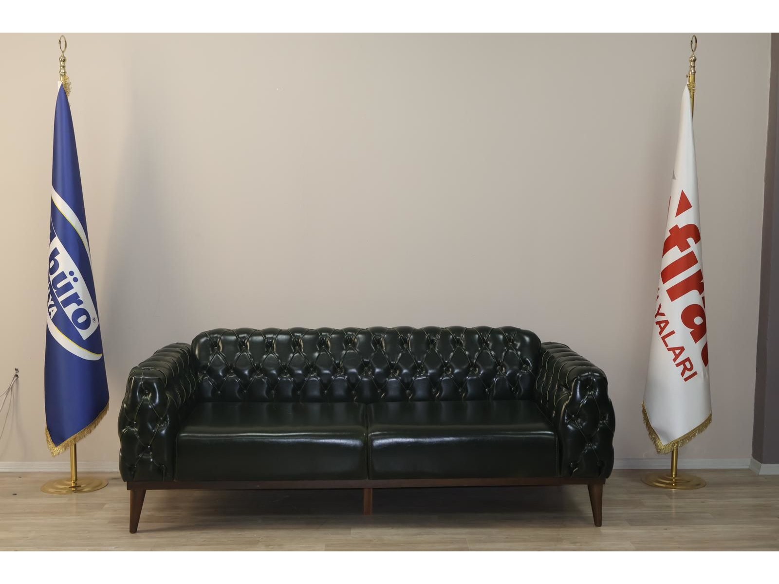 Şah Chester 3'lü Koltuk