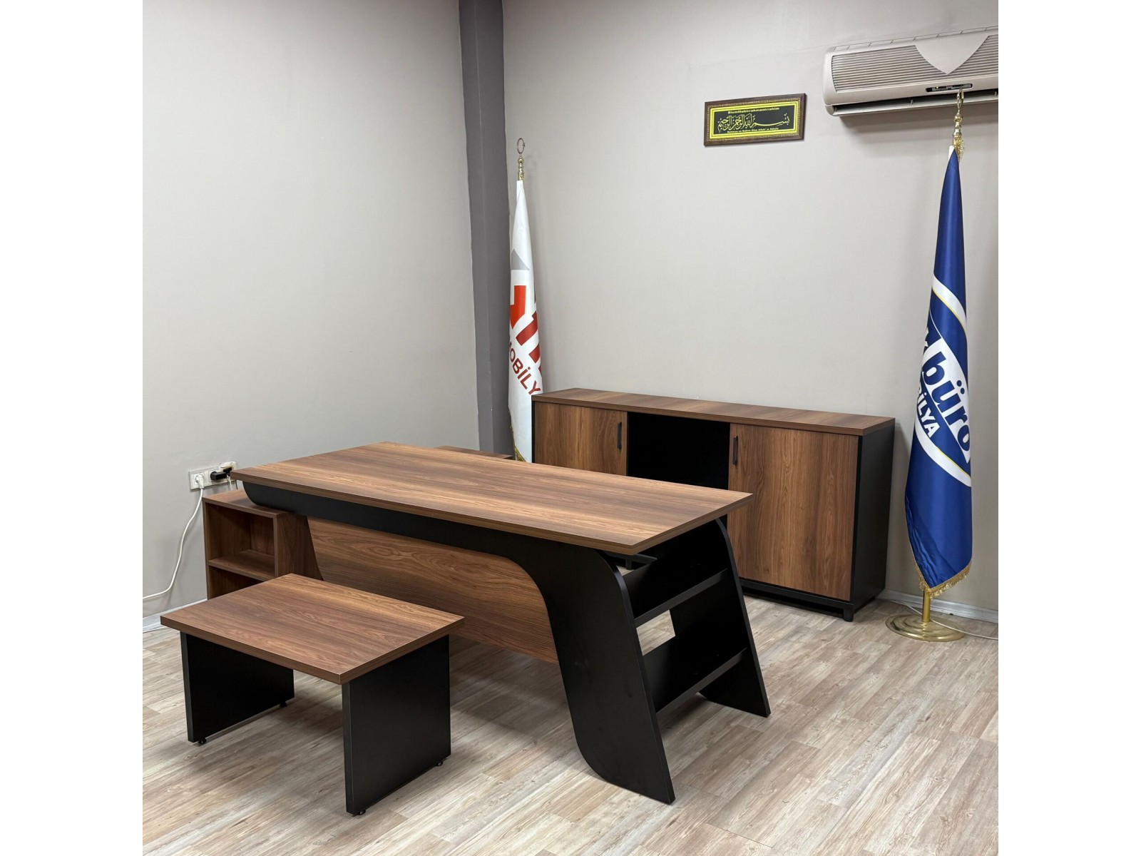 Akburo Riga Masa Takımı